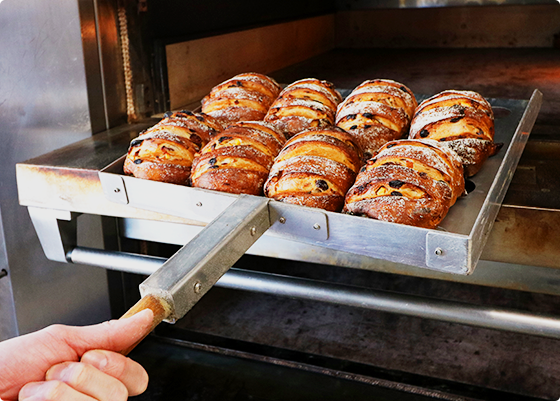 焼き立ての香りにそそられて、モッチモチ、サックサクをお楽しみください。